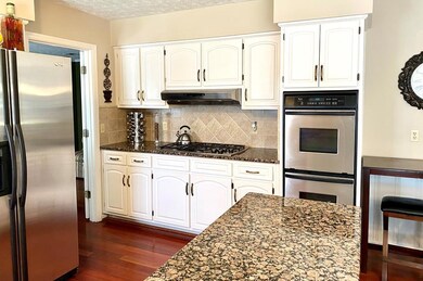 Decorative tile backsplash