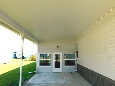 5302 Mohawk St, Zephyrhills, FL 33542 - photo 2