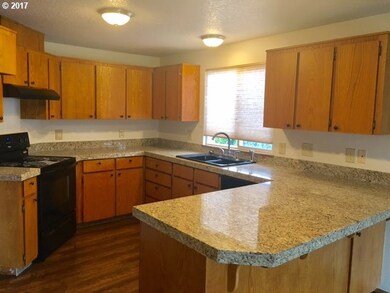 1405 Kingwood St, Forest Grove, OR 97116 - photo 3