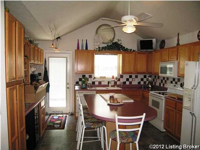 5818 Lake Erie Dr, Louisville, KY 40291 - photo 5