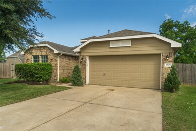 1805 Autumn Pond Cir, Alvin, TX 77511 - photo 3