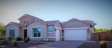 18424 W Sells Dr, Goodyear, AZ 85395 - photo 2