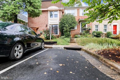 1341 Chetworth Ct, Alexandria, VA 22314 - photo 6