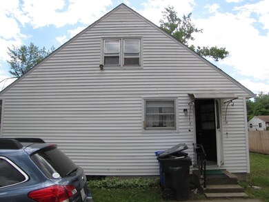 48 Ivanhoe St, Springfield, MA 01109 - photo 3