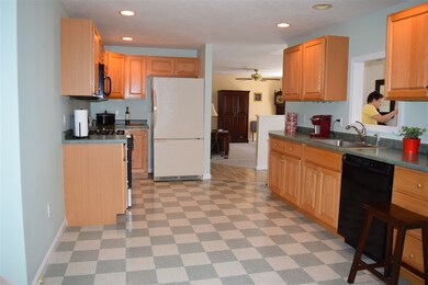 67 Norfolk St unit 4, Hampstead, NH 03841 - photo 7