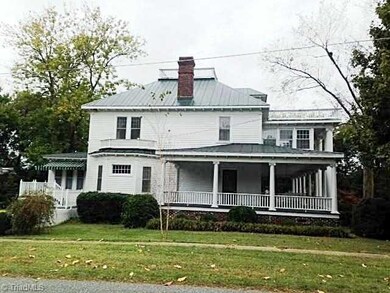 216 E 4th St, Siler City, NC 27344 - photo 2