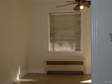 445 Harrison St, Allentown, PA 18103 - photo 4