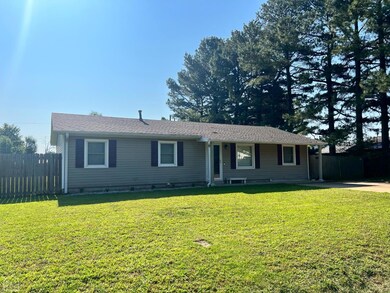 211 Myette St, Jonesboro, AR 72401 - photo 2