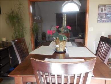 613 N Crest Dr, Raymore, MO 64083 - photo 4