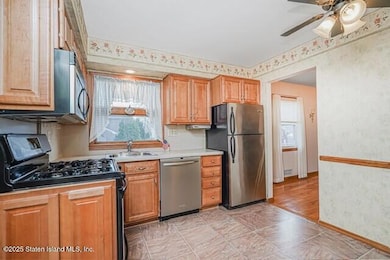 147 Lyndale Ave, Staten Island, NY 10312 - photo 7