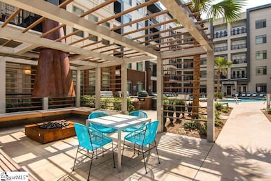 212 E Broad St unit Gossamer, Greenville, SC 29601 - photo 4