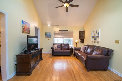 9 Mayfair Dr, Slingerlands, NY 12159 - photo 6