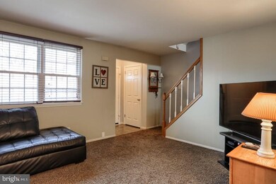 906 Center St, Mount Joy, PA 17552 - photo 5