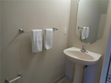 HALFBATH 1ST FLOOR