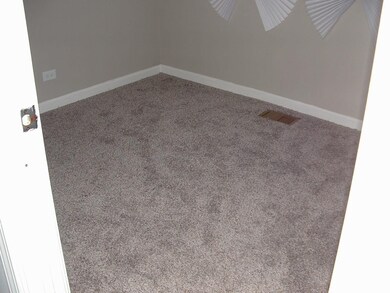 18130 Mary Ann Ln, Country Club Hills, IL 60478 - photo 7