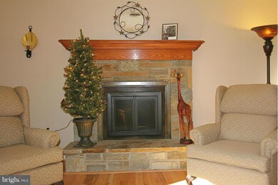 6926 Birdwood Ave, Middle River, MD 21220 - photo 5