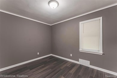 22482 Tuscany Ave, Eastpointe, MI 48021 - photo 7