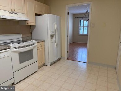 Watergate At Landmark unit 626, Alexandria, VA 22304 - photo 2