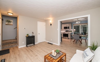 92 Bean Rd unit 2, Fremont, NH 03044 - photo 4