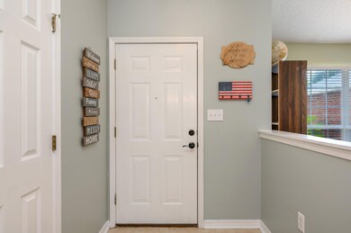 5-web-or-mls-2716 Paddock Cir-05