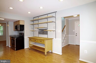 9965 Longford Ct, Vienna, VA 22181 - photo 6