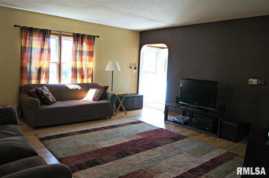 1238 E Dover Ct, Davenport, IA 52803 - photo 4