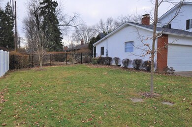 Large Side Yard