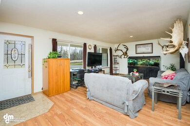 2770 Meadow Lakes Loop Wasilla-large-003