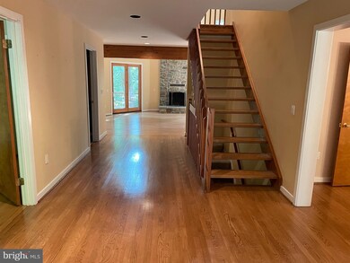 11579 Lake Newport Rd, Reston, VA 20194 - photo 5