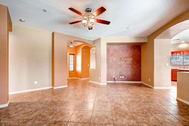 13755 W Cheery Lynn Rd-large-007-Living