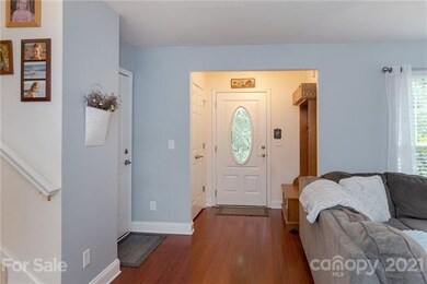 Nice entry way with plenty of room