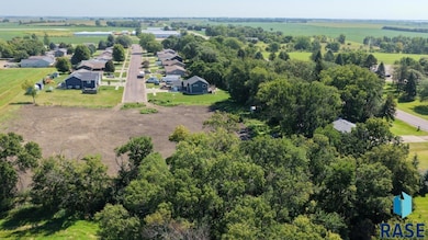 1334 NE 4th St, Madison, SD 57042 - photo 6