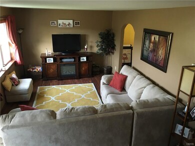 Spacious living room