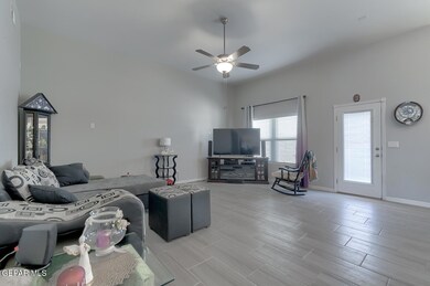938-Brudenal-Livingroom