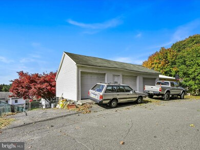 39 & 41 Walnut St, Middleport, PA 17953 - photo 4