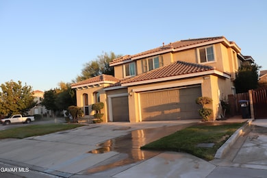 4230 Edam St, Lancaster, CA 93536 - photo 2