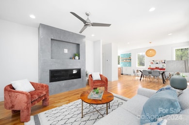 Modern Gas Fireplace and 9-Foot Ceiling