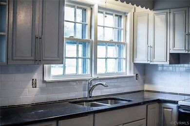 140 Oak Grove Ave, West Point, VA 23181 - photo 4