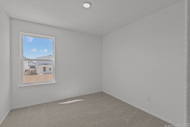 4053 Bermuda Ln, Seguin, TX 78155 - photo 5