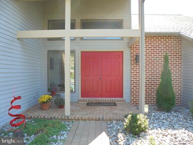 436 E Conestoga St, New Holland, PA 17557 - photo 2