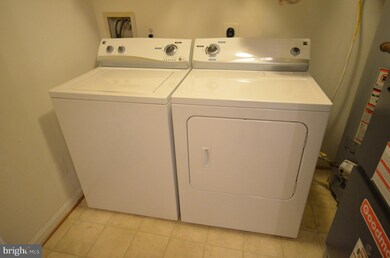 9298 Cardinal Forest Ln unit A, Lorton, VA 22079 - photo 2