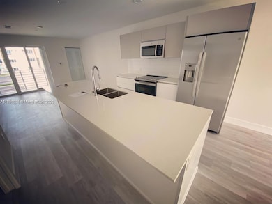 2505 NE 193rd St unit 4204, Miami, FL 33180 - photo 3