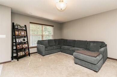 1328 Ellis Blvd NW, Cedar Rapids, IA 52405 - photo 3