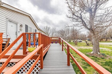 713 Sun Ct, Granbury, TX 76049 - photo 3