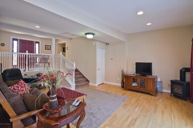 006_LIVING ROOM