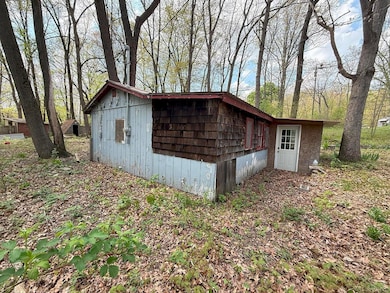 1031 Pocahontas Trail, Harrison, MI 48625 - photo 3