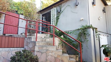 Edgecliffe - gate/garage