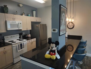 look at that kitchen counter top!