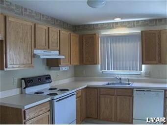 602 Abbe Ct, Freemansburg, PA 18017 - photo 2