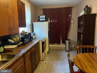 416 S 10th St, Reading, PA 19602 - photo 5